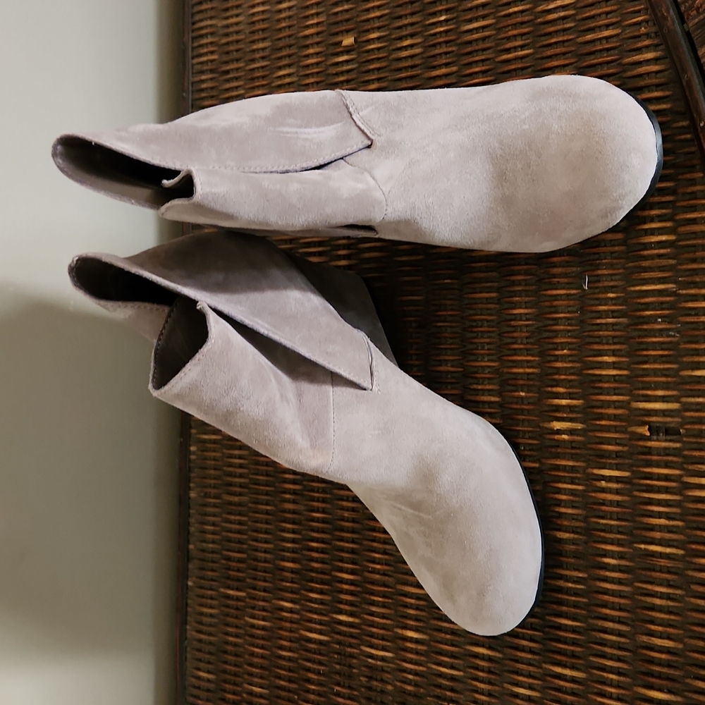 Beige boots. BRAND NEW.  Never worn. Size 10